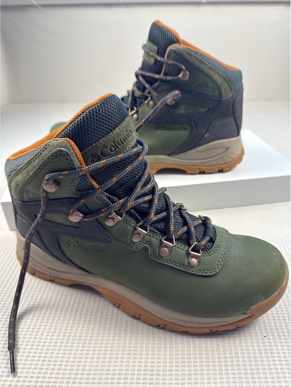 Columbia Waterproof Hiking Boots Size 10 US